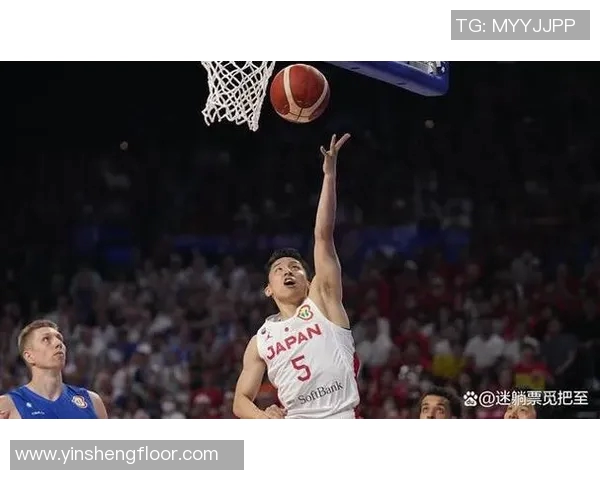 重庆篮球队在冠军赛中的个人能力展现与战术执行分析